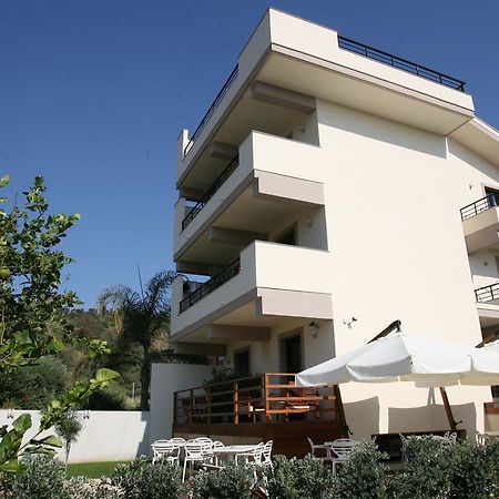 Bed and Breakfast Le Formiche Milazzo Exterior foto